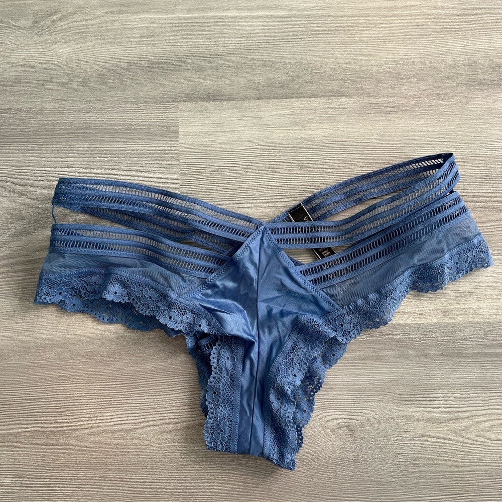 NWOT Victoria's Secret Very Sexy Cheeky Blue Strappy Panty size Medium